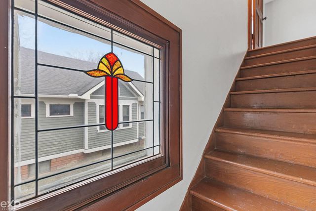 22022 Beechwood Avenue, Eastpointe, MI 48021