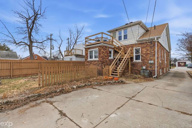 22022 Beechwood Avenue, Eastpointe, MI 48021