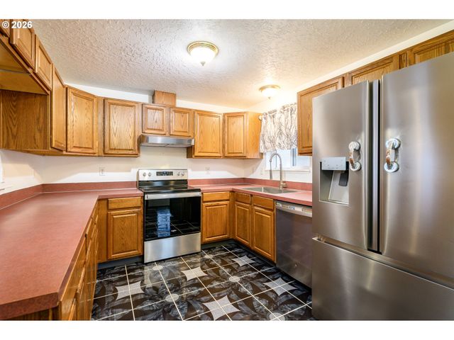 1855 Nw JILLANNE Ct, Mc Minnville, OR 97128