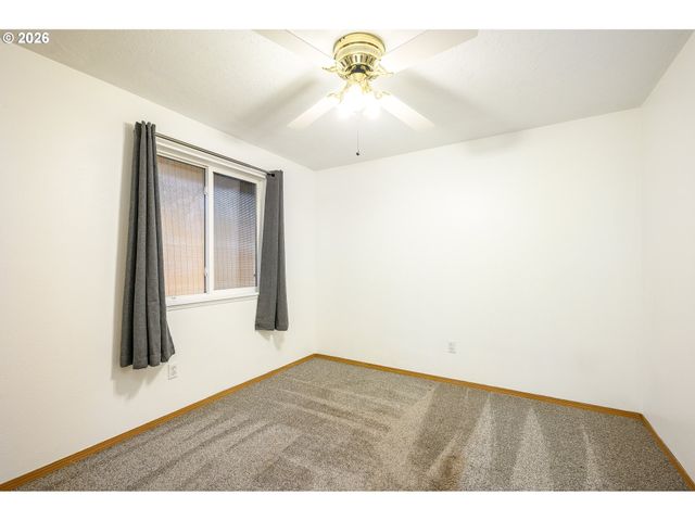 1855 Nw JILLANNE Ct, Mc Minnville, OR 97128