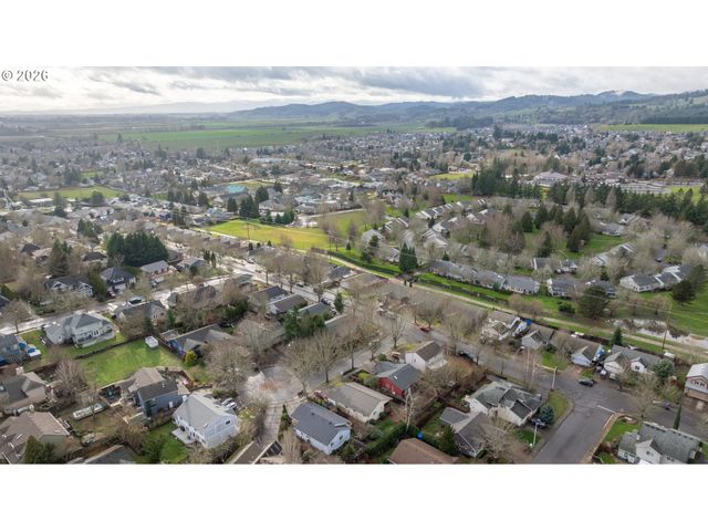1855 Nw JILLANNE Ct, Mc Minnville, OR 97128