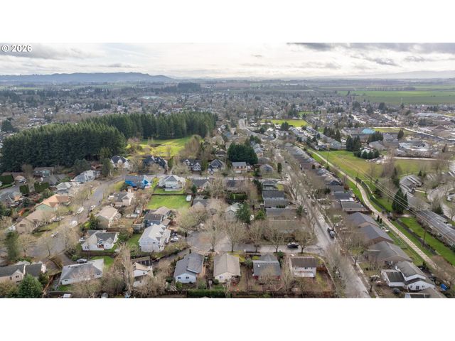 1855 Nw JILLANNE Ct, Mc Minnville, OR 97128