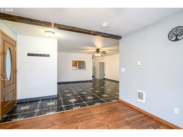 1855 Nw JILLANNE Ct, Mc Minnville, OR 97128