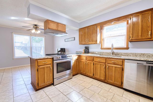 6348 EASTBRIER DR, Bartlett, TN 38135
