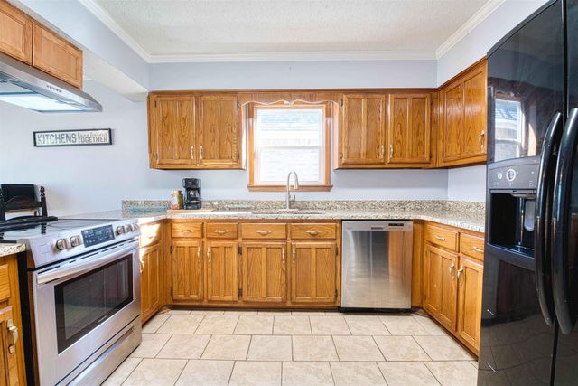 6348 EASTBRIER DR, Bartlett, TN 38135