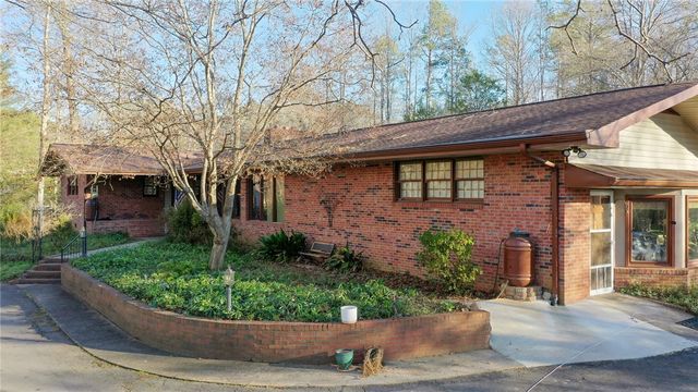 139 Todds Creek Road, Central, SC 29630