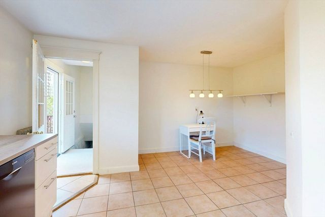8 Douglas Ave 2, Somerville, MA 02145