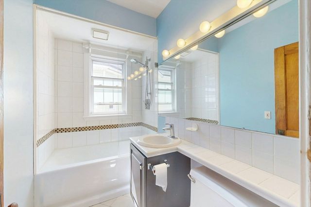 8 Douglas Ave 2, Somerville, MA 02145
