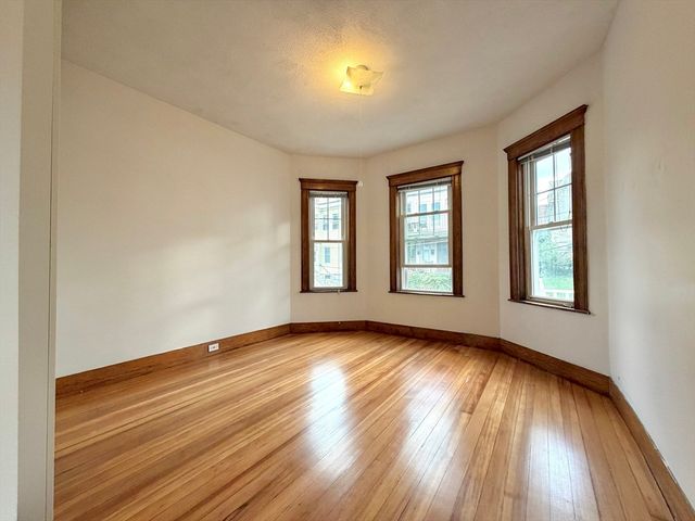 8 Douglas Ave 2, Somerville, MA 02145