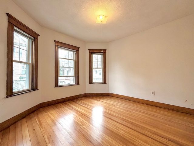 8 Douglas Ave 2, Somerville, MA 02145