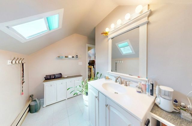 8 Douglas Ave 2, Somerville, MA 02145
