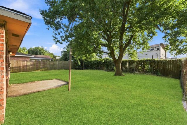 12806 Mill Valley Road, Houston, TX 77048