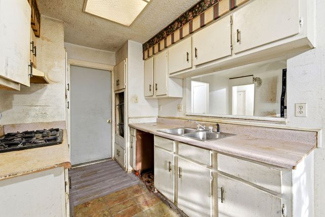 12806 Mill Valley Road, Houston, TX 77048