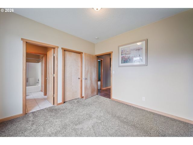 2487 REDWOOD Ave, Longview, WA 98632