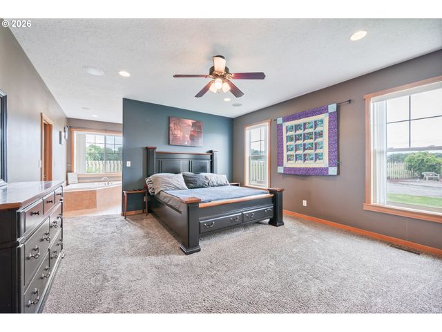 2487 REDWOOD Ave, Longview, WA 98632