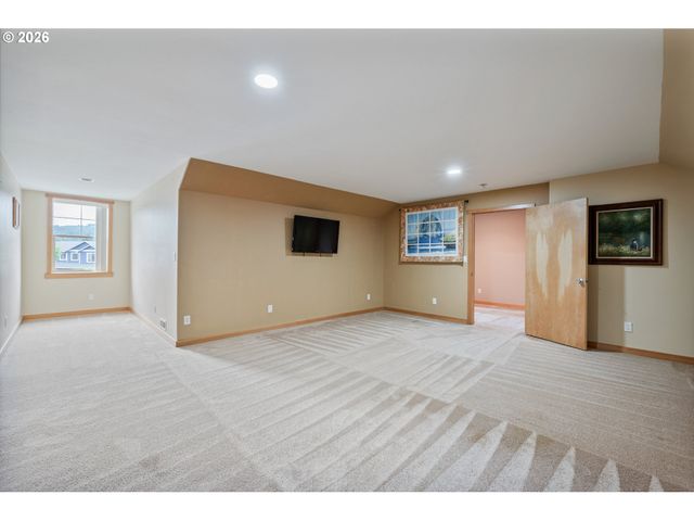 2487 REDWOOD Ave, Longview, WA 98632