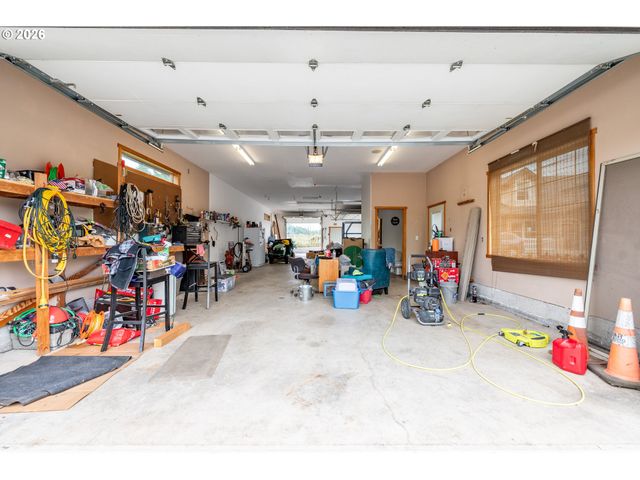 2487 REDWOOD Ave, Longview, WA 98632