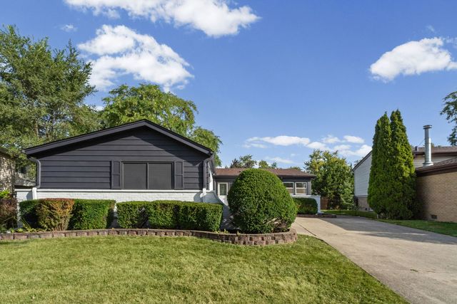 160 Lancaster Lane, Des Plaines, IL 60018