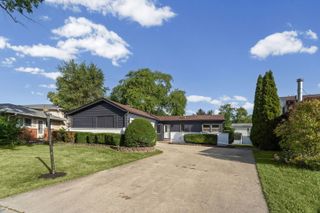 160 Lancaster Lane, Des Plaines, IL 60018