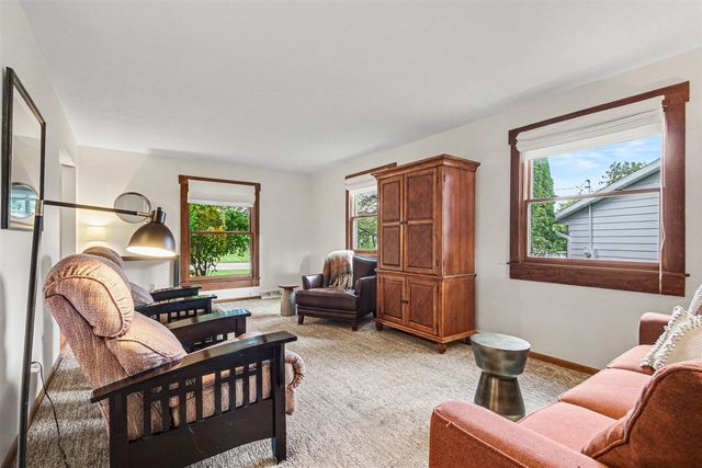 1727 Wayside Drive, Kentwood, MI 49546