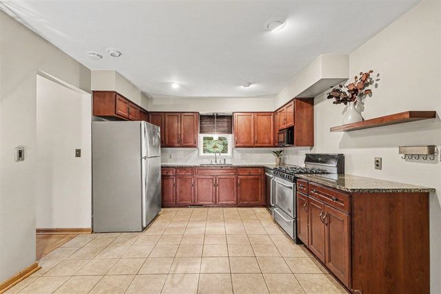1727 Wayside Drive, Kentwood, MI 49546