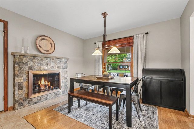 1727 Wayside Drive, Kentwood, MI 49546