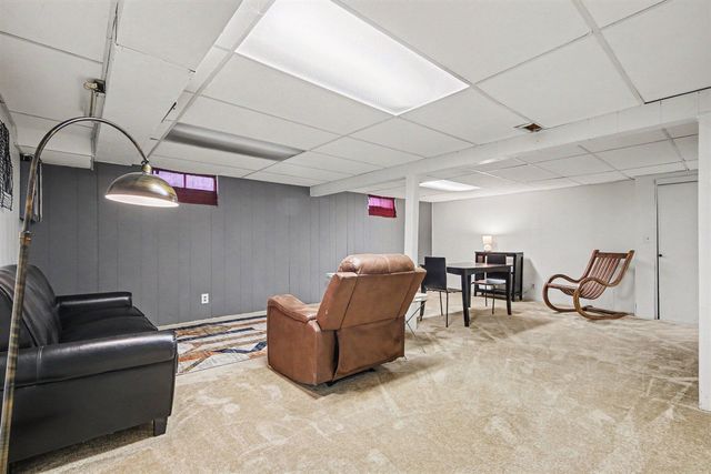 1727 Wayside Drive, Kentwood, MI 49546