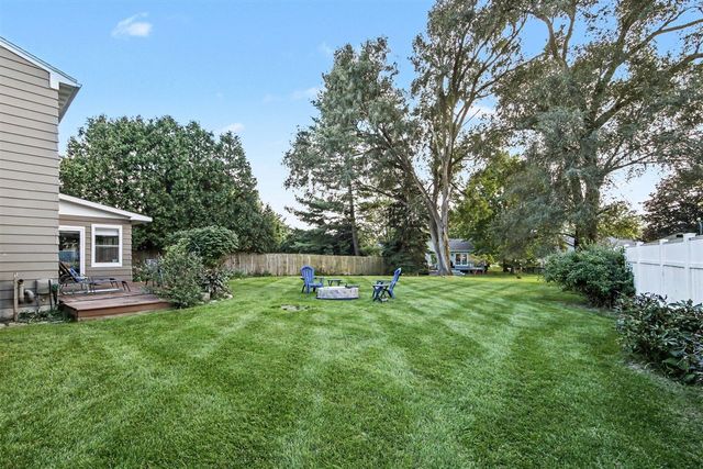 1727 Wayside Drive, Kentwood, MI 49546