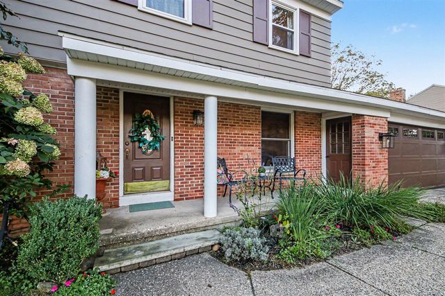 1727 Wayside Drive, Kentwood, MI 49546