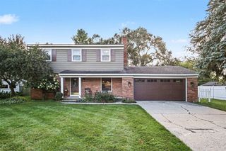 1727 Wayside Drive, Kentwood, MI 49546