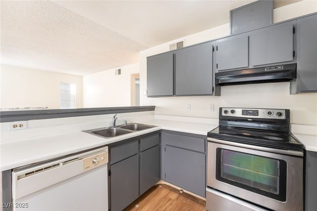 1983 Cosmic Drive, Las Vegas, NV 89115