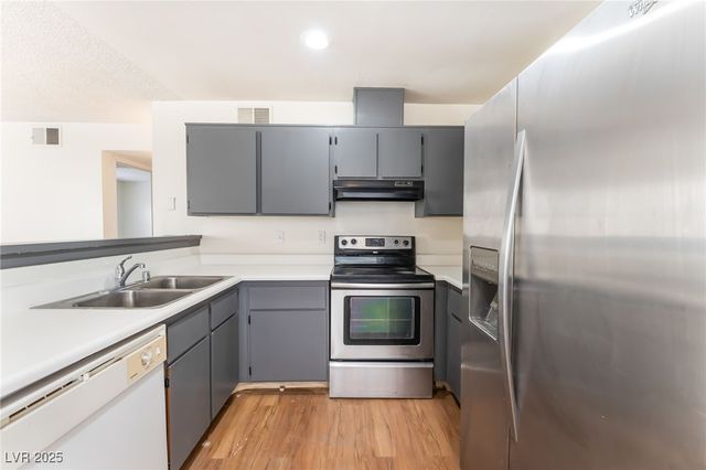 1983 Cosmic Drive, Las Vegas, NV 89115