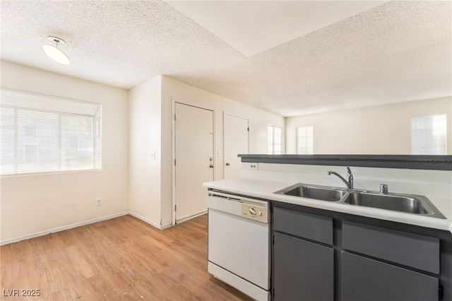 1983 Cosmic Drive, Las Vegas, NV 89115