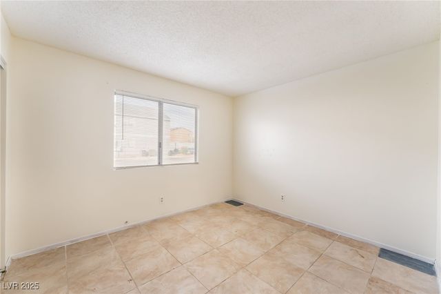 1983 Cosmic Drive, Las Vegas, NV 89115