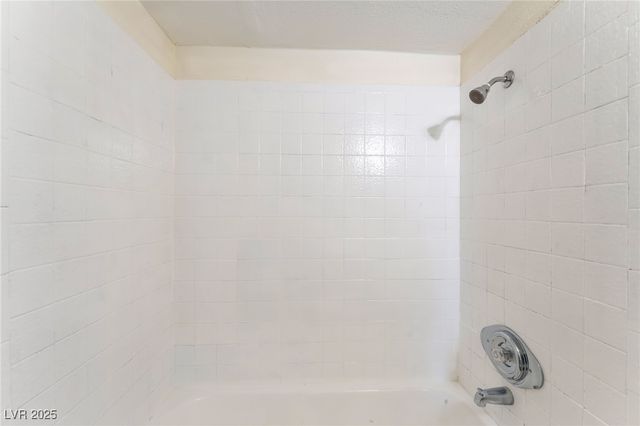 1983 Cosmic Drive, Las Vegas, NV 89115