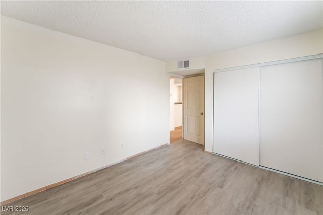 1983 Cosmic Drive, Las Vegas, NV 89115