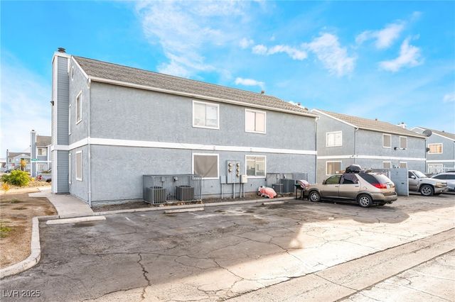 1983 Cosmic Drive, Las Vegas, NV 89115