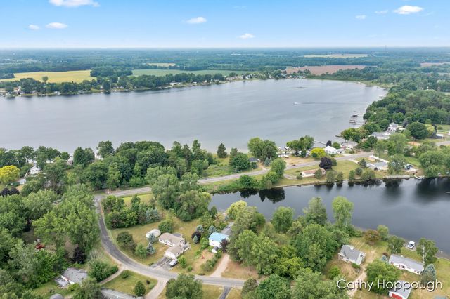 3737 E Shore Drive, Stanton, MI 48888