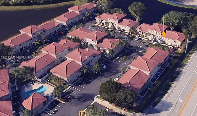 221 Riviera Cir, Weston, FL 33326