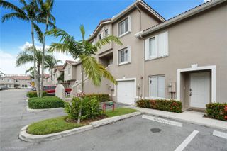 221 Riviera Cir, Weston, FL 33326