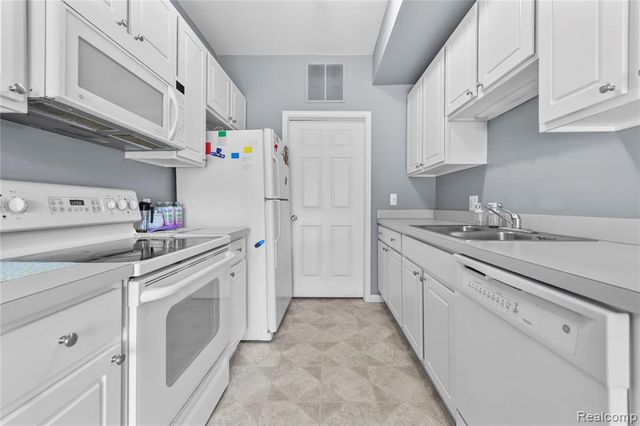 54673 Marissa Way, Shelby Twp, MI 48316