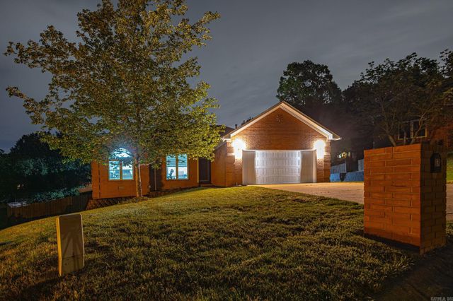 7 Manitoba Cove, Maumelle, AR 72113