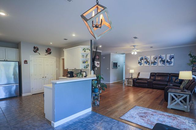 7 Manitoba Cove, Maumelle, AR 72113