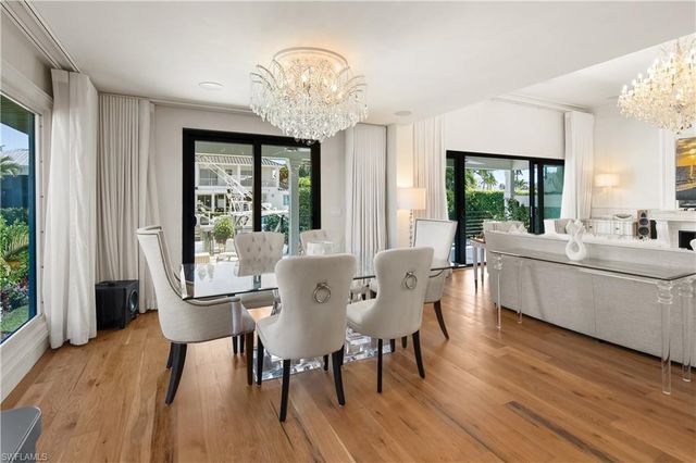 1585 Mullet LN, Naples, FL 34102