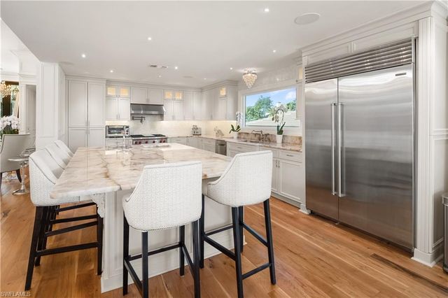 1585 Mullet LN, Naples, FL 34102