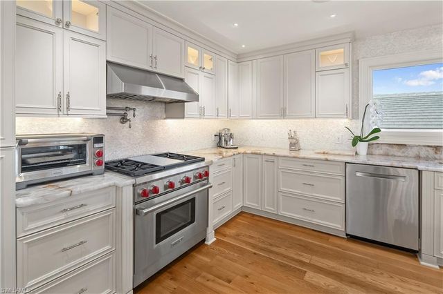 1585 Mullet LN, Naples, FL 34102