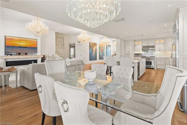 1585 Mullet LN, Naples, FL 34102