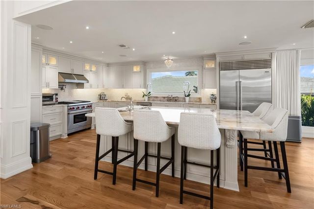 1585 Mullet LN, Naples, FL 34102