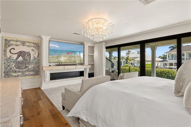 1585 Mullet LN, Naples, FL 34102