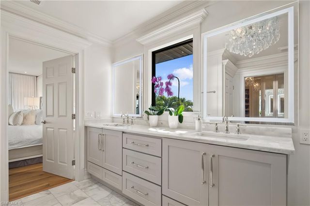 1585 Mullet LN, Naples, FL 34102